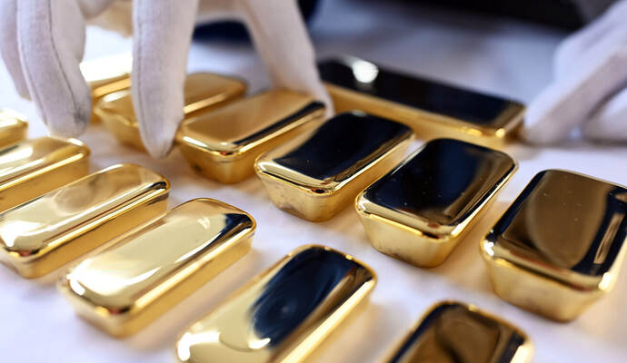 In Bruchsal haben falsche Polizeibeamte einen Senior um sein Gold im Wert von mindestens einer Million Euro gebracht. Goldpreis auf Rekordhoch