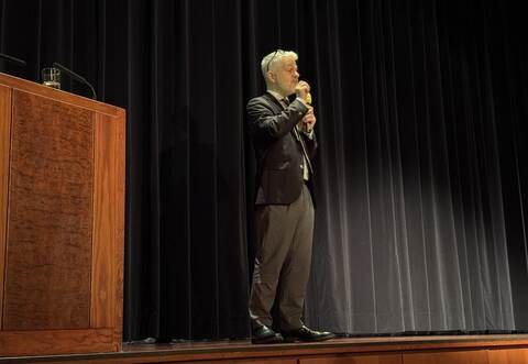 „Das internationale System ist anarchisch“, sagt Militärexperte Carlo Masala bei seinem Vortrag auf Einladung der vhs Calw.