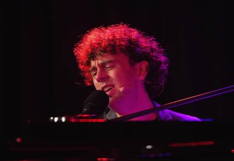 Matthias Ningel bringt bei den Mühlhausener Musiktagen Tiefgang, Humor und Selbstironie auf die Bühne.