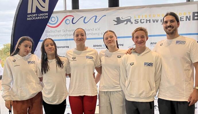 Erfolgreiches Team: Anna Troisi (von links), Kasja Blazin, Katharina Mößner, Lily Reister, Erik Hauser und Trainer David Stramba Erfolgreiches Team: Anna Troisi (von links), Kasja Blazin, Katharina Mößner, Lily Reister, Erik Hauser und Trainer David Strambach-Ramirez.