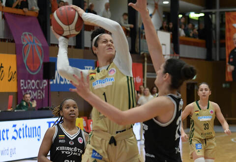 Malia Fisher (mit Ball) verletzte sich im vergangenen Liga-Spiel.