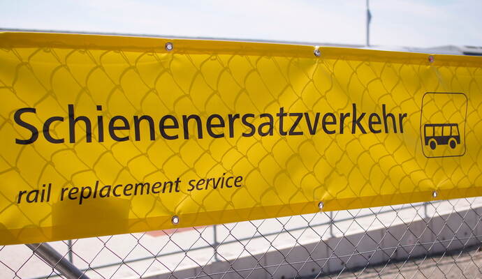 Mehrere User haben zum Schienenersatzverkehr zwischen Pforzheim und Wildbad Fragen.