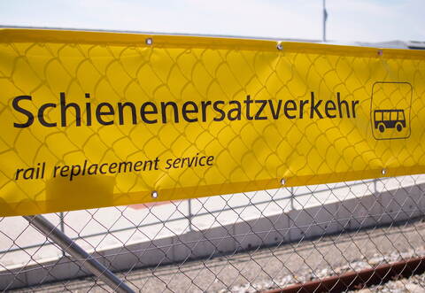 Mehrere User haben zum Schienenersatzverkehr zwischen Pforzheim und Wildbad Fragen.