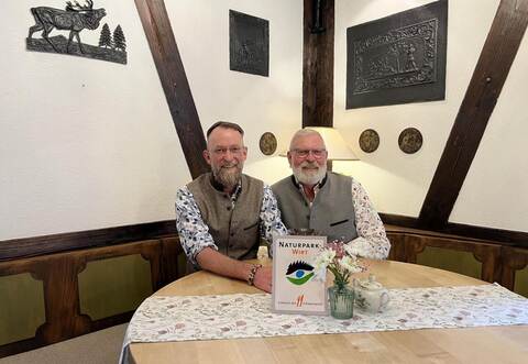 Bekannt als ehemalige Wirte des „Tante Käthe“ in Eutingen: Arno Peiffer (links) und Ralf Bischoff mit Auszeichnung.