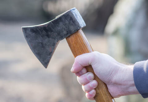 Einen kuriosen Einsatz wegen einer Axt hat die Polizei am Donnerstagabend in Pforzheim gehabt.