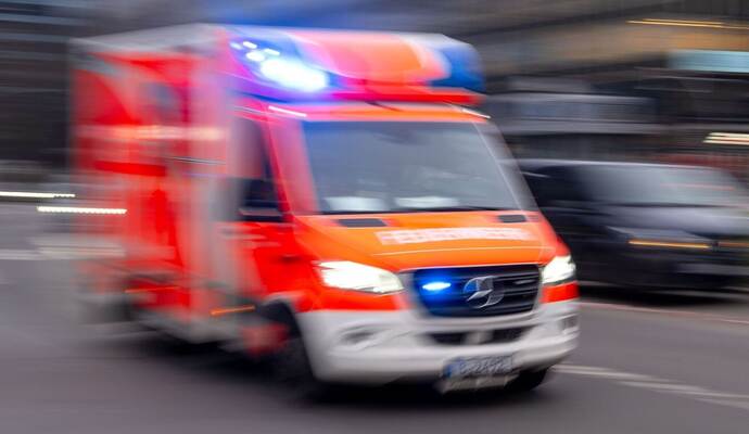 Krankenwagen im Einsatz Krankenwagen im Einsatz