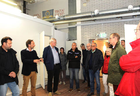 Ab Montag können rund 50 Geflüchtete in der Alten Mühlacker Feuerwache untergebracht werden. Das schaute sich der Gemeinderat am Dienstagabend an.