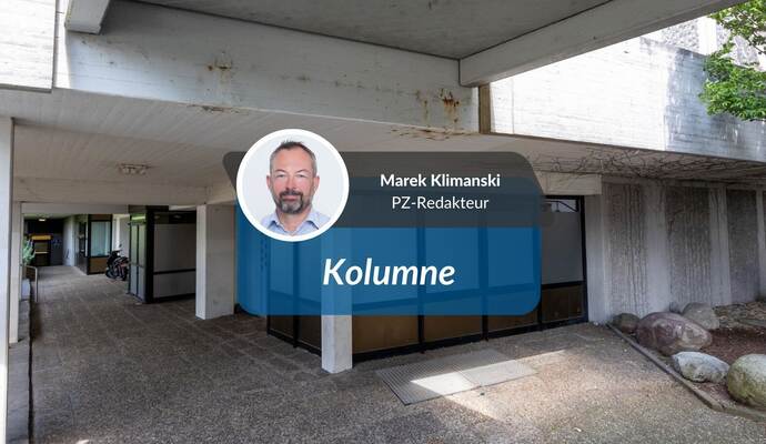 Fürs unschöne Stadtbild braucht’s nicht unbedingt finstere Typen – Leerstände reichen schon. Der im alten „Ratskeller“ (Foto) geht zu Ende. In den Schlossberghöfen soll erst gar keiner entstehen – darum lieber Parkfläche (begehrt) als Ladenfläche (wenig begehrt). Und beim Insel-Campus soll sowieso alles gut werden.