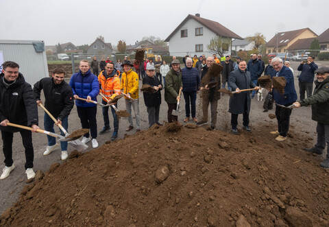 Spatenstich Neubaugebiet Pferchäcker Lienzingen