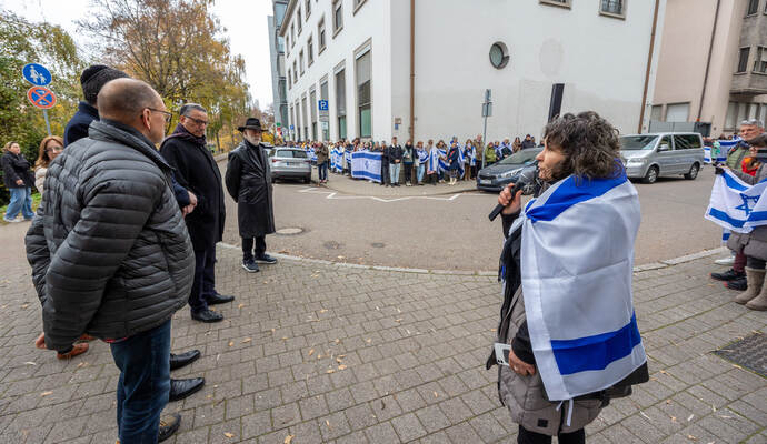 Menschenkette Jüdische Synagoge 