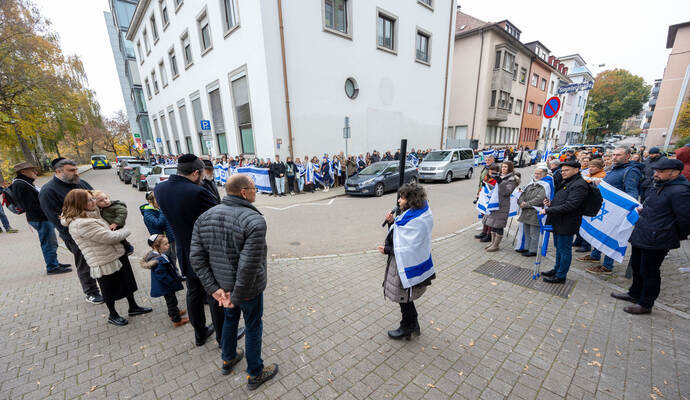 Menschenkette Jüdische Synagoge 