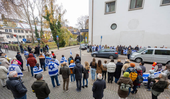 Menschenkette Jüdische Synagoge 
