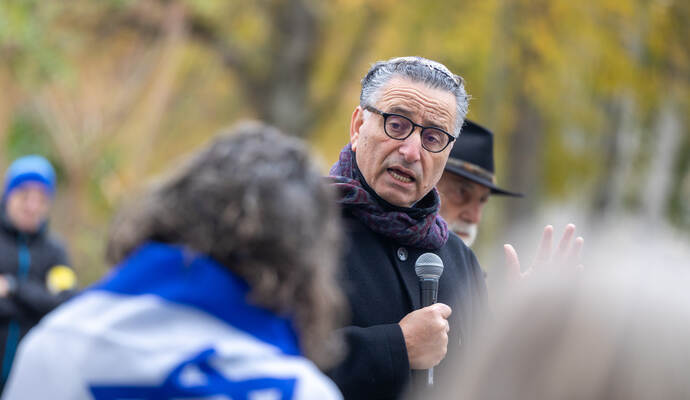 Menschenkette Jüdische Synagoge 