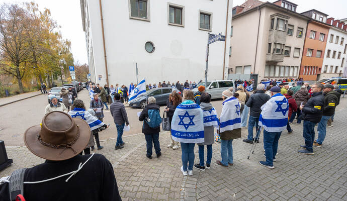Menschenkette Jüdische Synagoge 