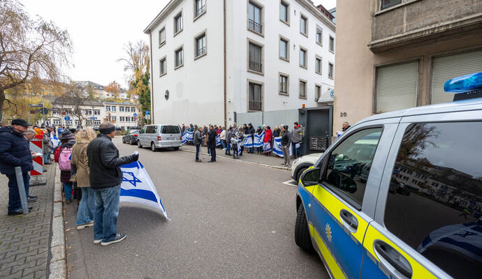 Menschenkette Jüdische Synagoge 