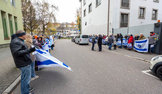 Menschenkette Jüdische Synagoge 