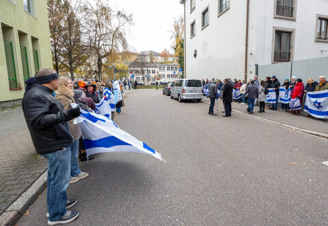 Menschenkette Jüdische Synagoge 