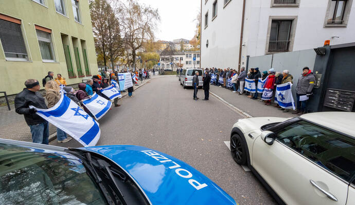 Menschenkette Jüdische Synagoge 