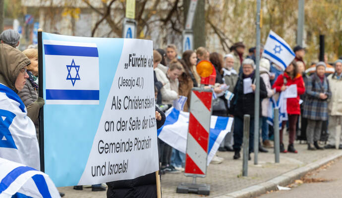Menschenkette Jüdische Synagoge 