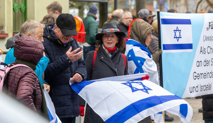 Menschenkette Jüdische Synagoge 
