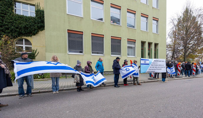 Menschenkette Jüdische Synagoge 