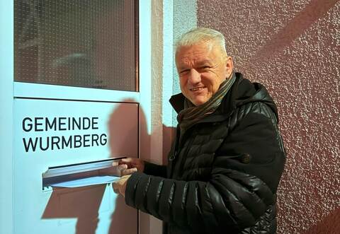 Jörg-Michael Teply wirft seine Bewerbung zum frühstmöglichen Zeitpunkt am Samstag um 0 Uhr ein.