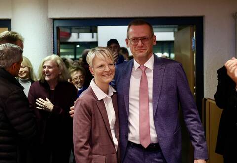 Der glückliche Gewinner: Stephan Retter mit seiner Frau Sabine.