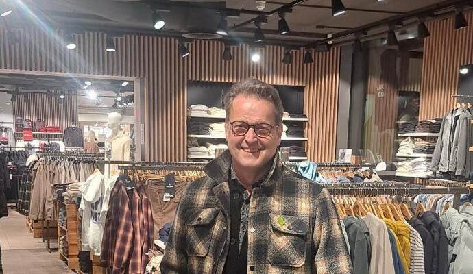 Udo Bertsch, Geschäftsführer des gleichnamigen Modehauses und Sprecher der Einzelhändler, ist mit der langen Einkaufsnacht zufrieden.