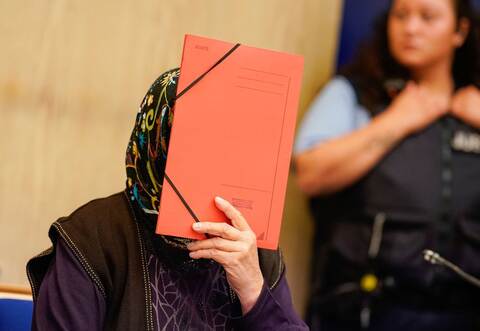 Sauerstoffgerät von Patientin abgestellt? Seniorin vor Gericht