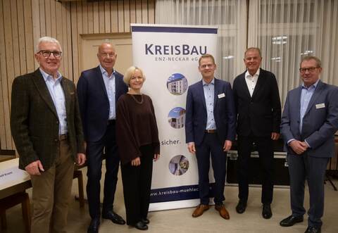 Vorstand und Aufsichtsrat freuen sich über das trotz herausfordernder Rahmenbedingungen gute Ergebnis: Rudolf Kram,Frank Dutt, Susanne Beller, Holger Schünhof, Sieghardt Bucher und Johannes Altmann (von links).