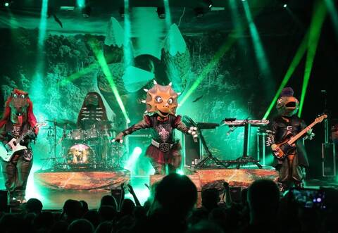 Metal-Rock für Kinder: Die Dino-Metal-Band Heavysaurus begeisterte am Samstagnachmittag in Remchingen Groß und Klein.