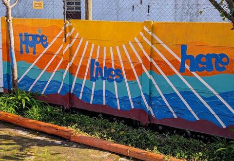 Der Hilfsverein „Mosaic“ unterstützt Hilfsorganisationen für Waisenkinder in Südafrika und spendet damit Hoffnung und Zuversicht.