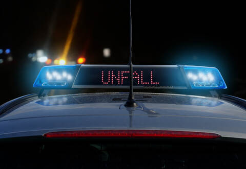 Ein 19-Jähriger verliert auf der Autobahn zwischen Rutesheim und Heimsheim die Kontrolle über seinen Wagen.