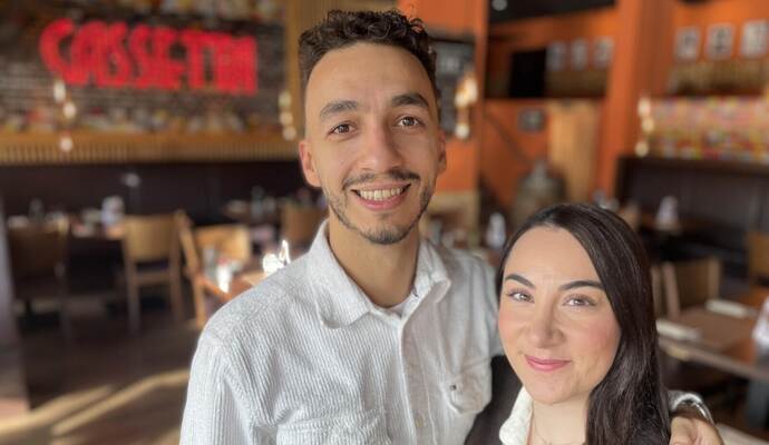 Glücklich und seit kurzem als Ehepaar in ihrem Restaurant „Cassetta“ vereint: Amir und Hatice Salhani. Roth
