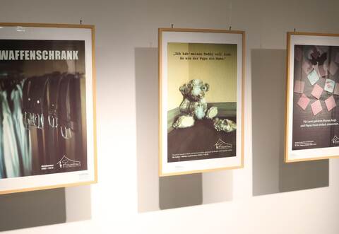 Ein in Calw präsentiertes Plakatmotiv, das dazu aufrufen soll, gegen häusliche Gewalt aktiv zu werden.