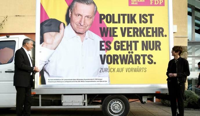Liberale Verkehrserziehung: Hans-Ulrich Rülke und Generalsekretärin Judith Skudelny präsentieren die neue Kampagne.