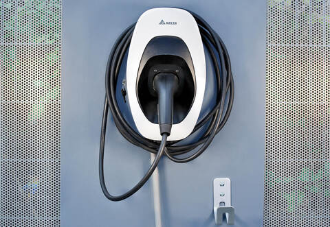 Wallboxen: Günstigstes Modell wird ADAC Testsieger / Zehn Wallboxen unter 500 Euro wurden untersucht / Deutliche Unterschiede be