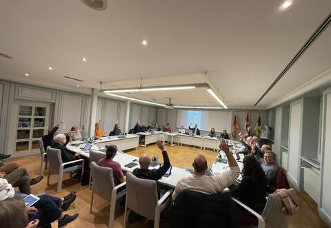 Der Neuenbürger Gemeinderat verabschiedet den Haushalt für das Jahr 2026 einstimmig.