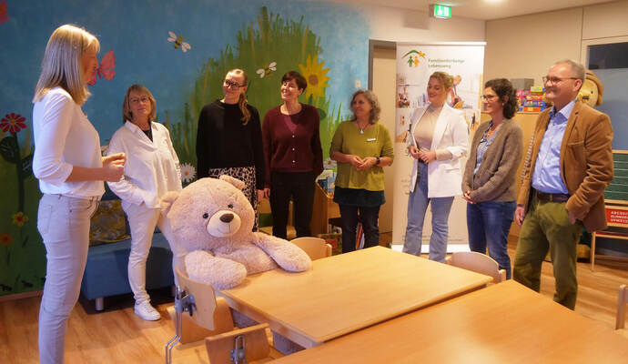 Gemeinsam im Einsatz für die Familienherberge Lebensweg in Schützingen: Andrea Kienzle, Karin Eckstein, Amelie Knaus, Barbara Chiumento, Silke Faigle, Fee-Freya Gackenheimer, Claudia Diwald und Stefan Strohmeier (von links).