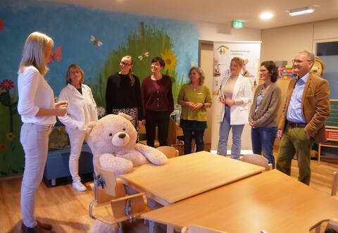 Gemeinsam im Einsatz für die Familienherberge Lebensweg in Schützingen: Andrea Kienzle, Karin Eckstein, Amelie Knaus, Barbara Chiumento, Silke Faigle, Fee-Freya Gackenheimer, Claudia Diwald und Stefan Strohmeier (von links).