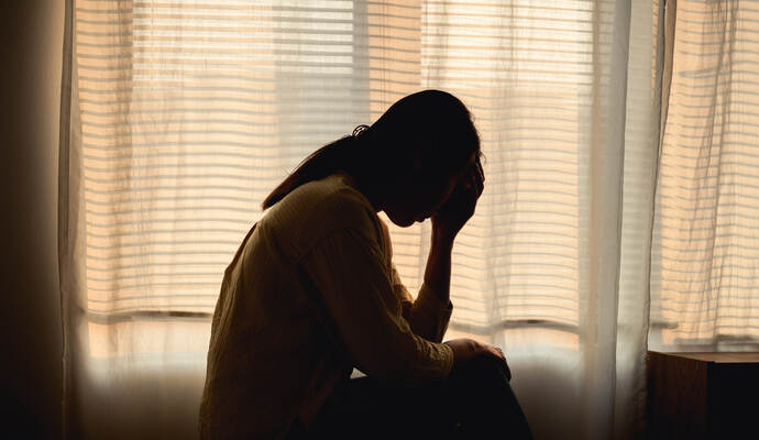 „Menschen in Not“ unterstützt eine alleinerziehende Mutter in Schwierigkeiten.