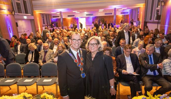 OB Frank Schneider mit seiner Frau Patricia bei der Verabschiedung im Uhlandbau.
