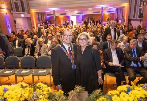 OB Frank Schneider mit seiner Frau Patricia bei der Verabschiedung im Uhlandbau.