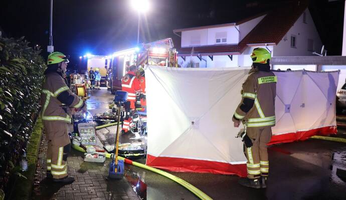 Zwei Tote bei Brand in Einfamilienhaus