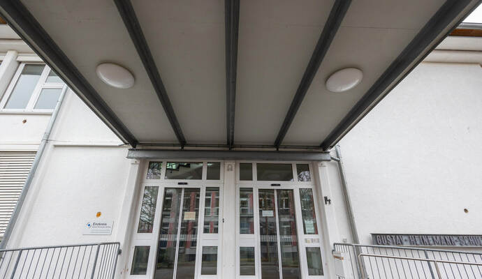 Früher war dieser Bau an Pforzheims Habsburgerstraße die Zentrale der sonderpädagogischen Gustav-Heinemann-Schule. Nach Schließung wegen Baumängeln stand die Schule leer. Nun soll sie saniert und teils neu gebaut werden – um dann die Platznot der sonderpädagogischen Schule am Winterrain zu lösen.