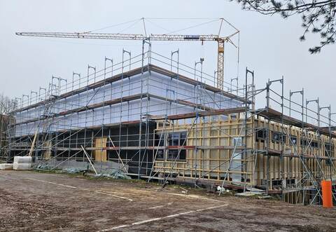 Die Bauarbeiten an der Gemmingenhalle befinden sich weitgehend im vorgesehenen Zeitrahmen. Im neuen Jahr soll der Innenausbau beginnen.