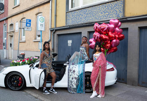 Die Kampagne „Keep Making“ von Kitschy Couture, Converse Europe und Porsche zeigt Pforzheim als kreativen Produktionsstandort.