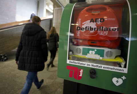 AED-Defibrillator