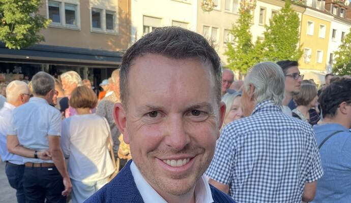 Extrem kurzfristig musste Bürgermeister Helge Viehweg die Verabschiedung des kommunalen Haushalts 2026 von der Tagesordnung nehmen.