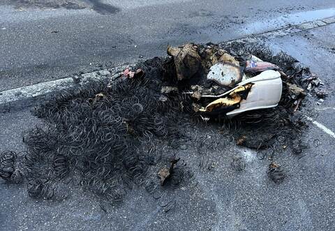 Am frühen Montagmorgen ist es in der Pforzheimer Hirsauer Straße zu einem Feuerwehreinsatz gekommen.